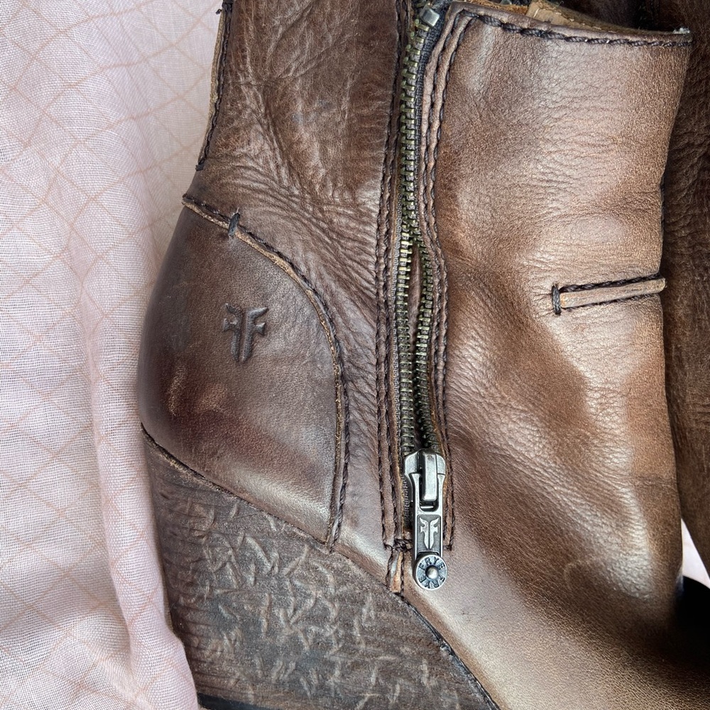 Frye Wedge Ankle Boots Brown side Zippers size 5.5